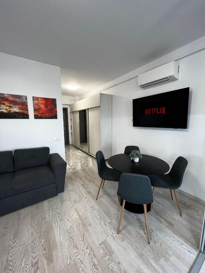 Cozy Apartments - City Center Iasi Buitenkant foto