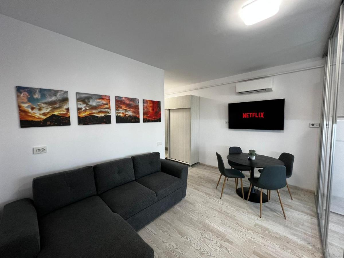 Cozy Apartments - City Center Iasi Buitenkant foto