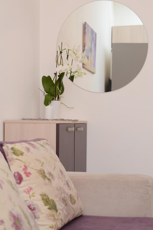 Cozy Apartments - City Center Iasi Buitenkant foto