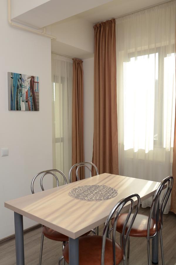 Cozy Apartments - City Center Iasi Buitenkant foto