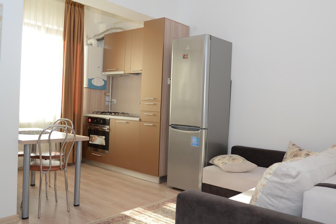 Cozy Apartments - City Center Iasi Buitenkant foto