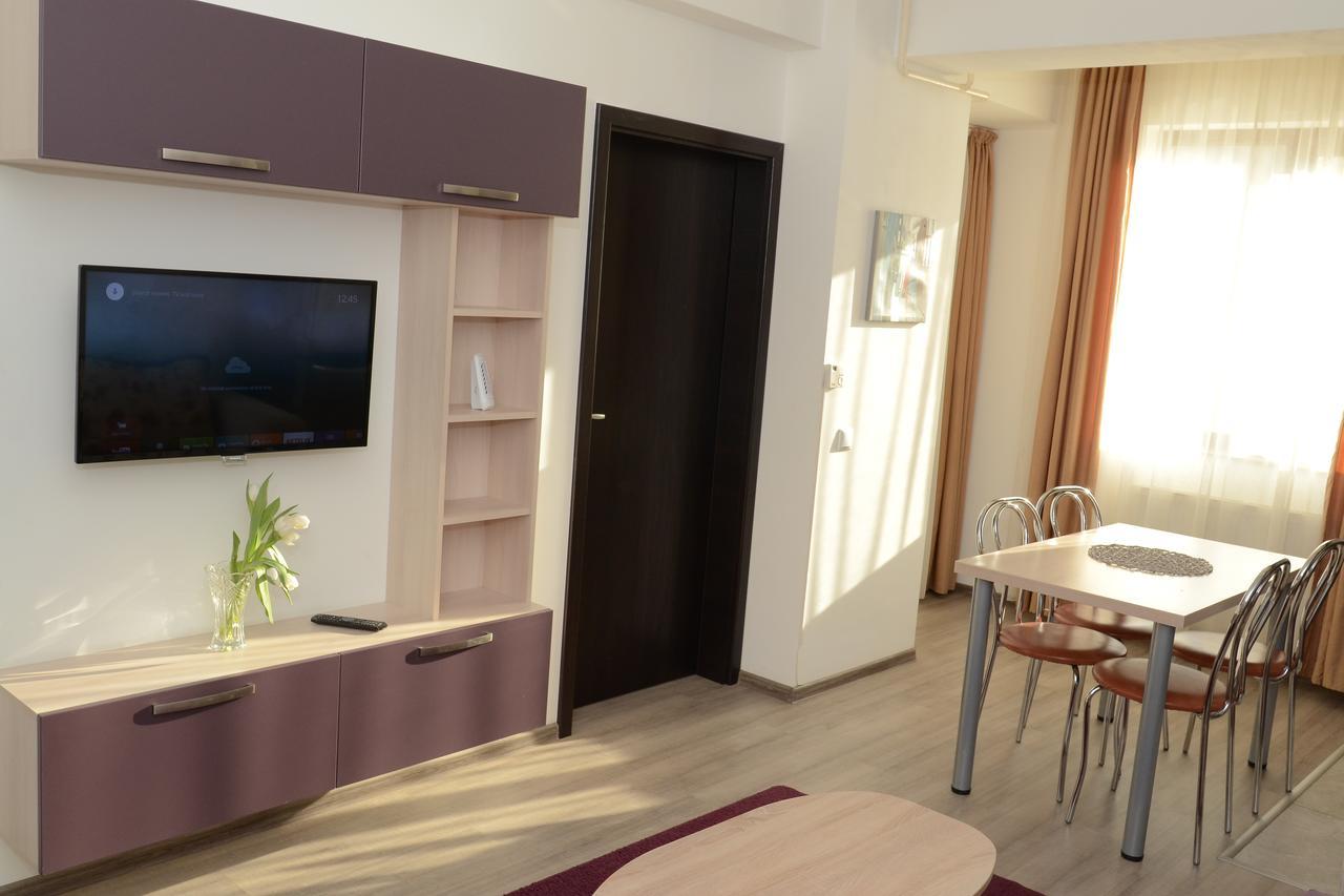 Cozy Apartments - City Center Iasi Buitenkant foto